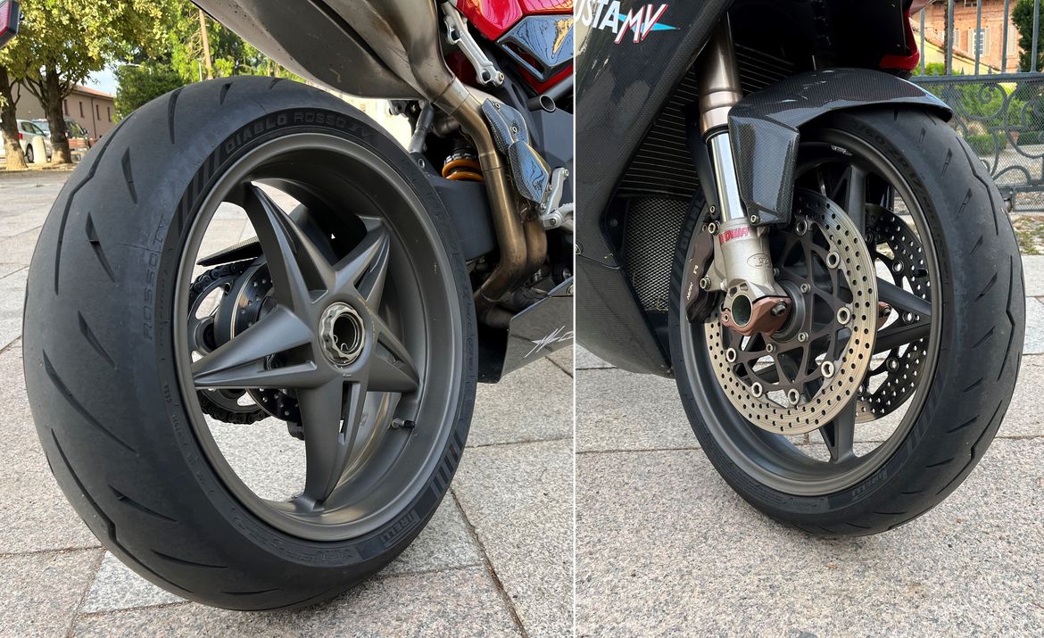 Pirelli Diablo Rosso IV 4