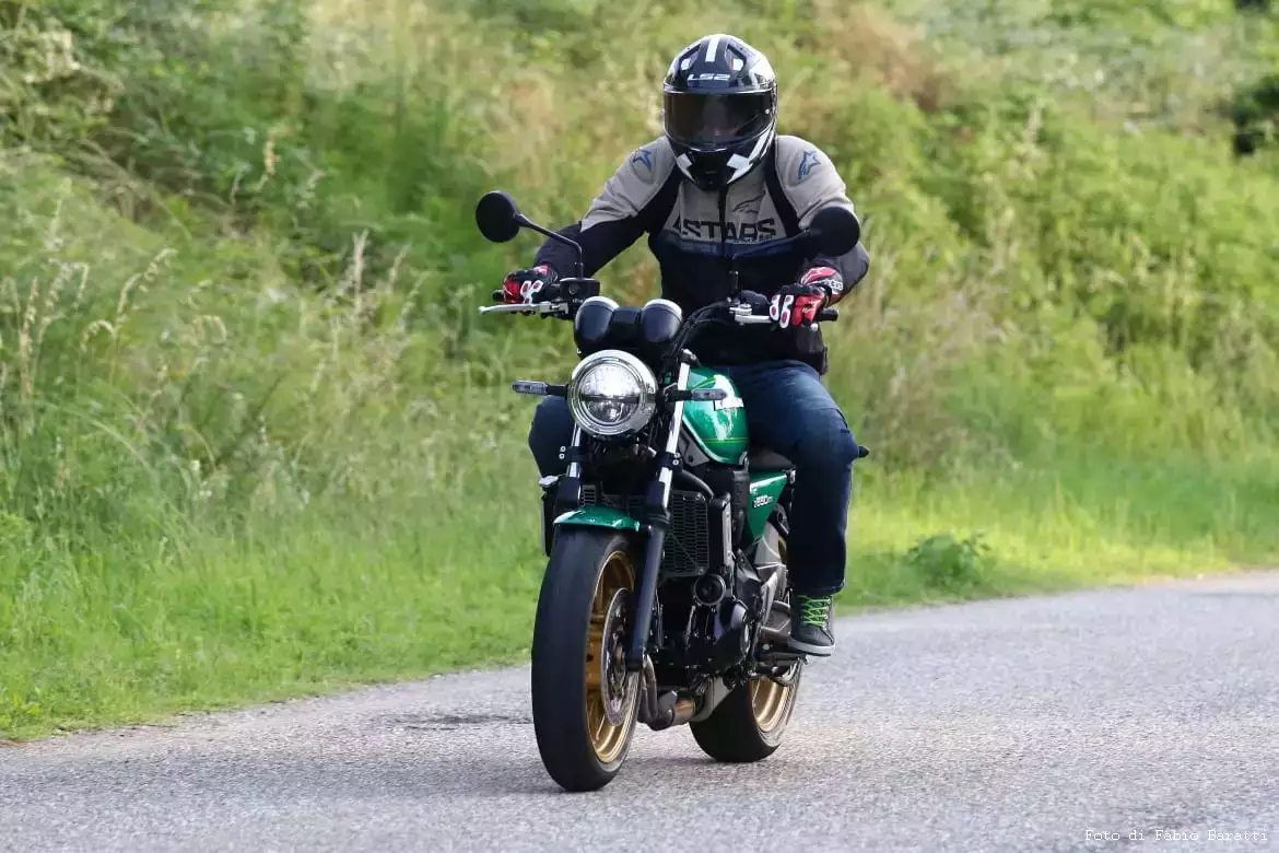 Kawasaki Z650RS in viaggio