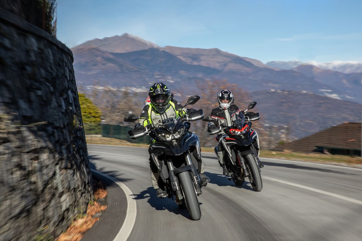 Confronto Benelli trk 702 5 Confronto Benelli trk 702 5