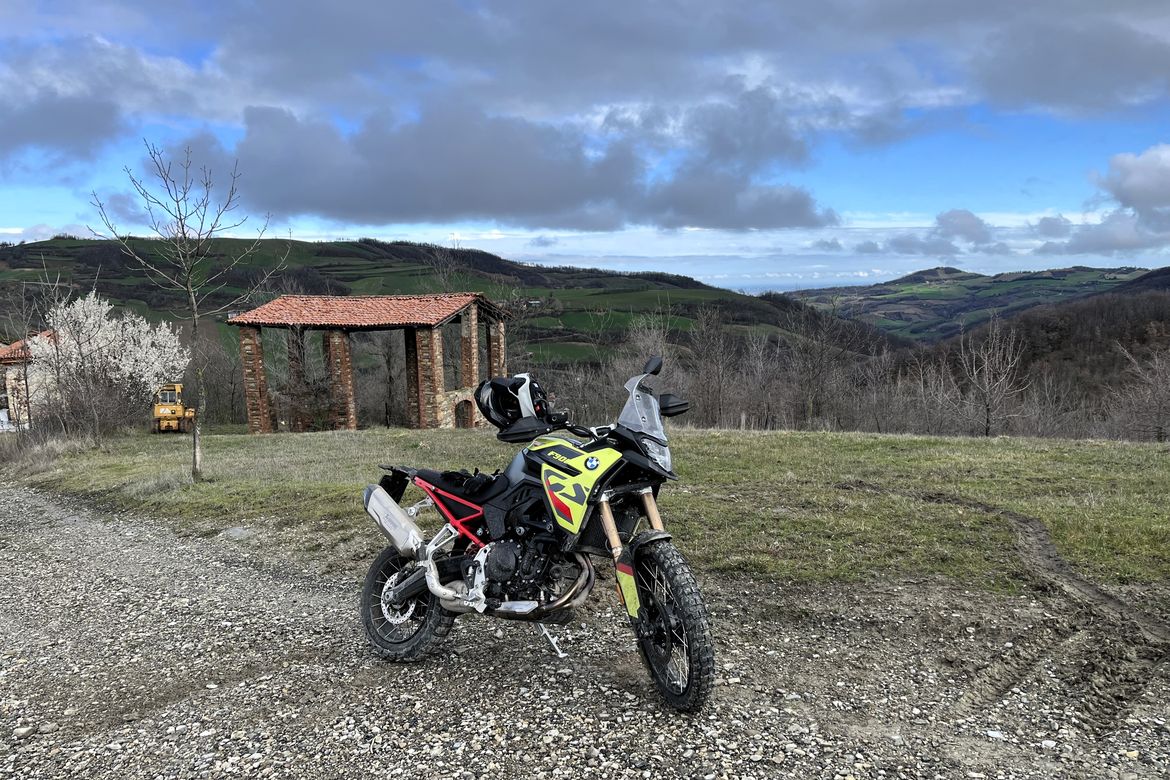 BMW F900GS Sau Paulo Yellow