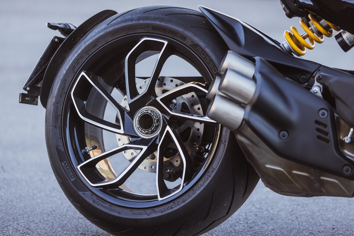 diavel v4 s