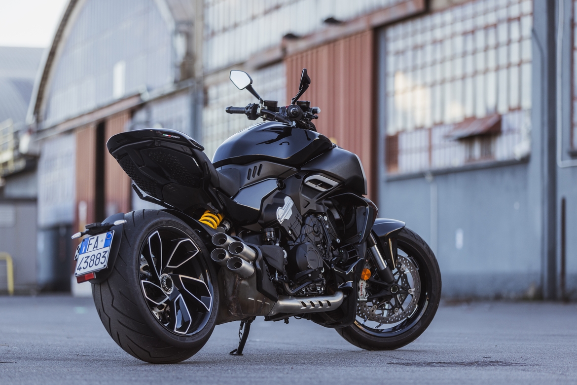 ducati diavel diavel v4 s