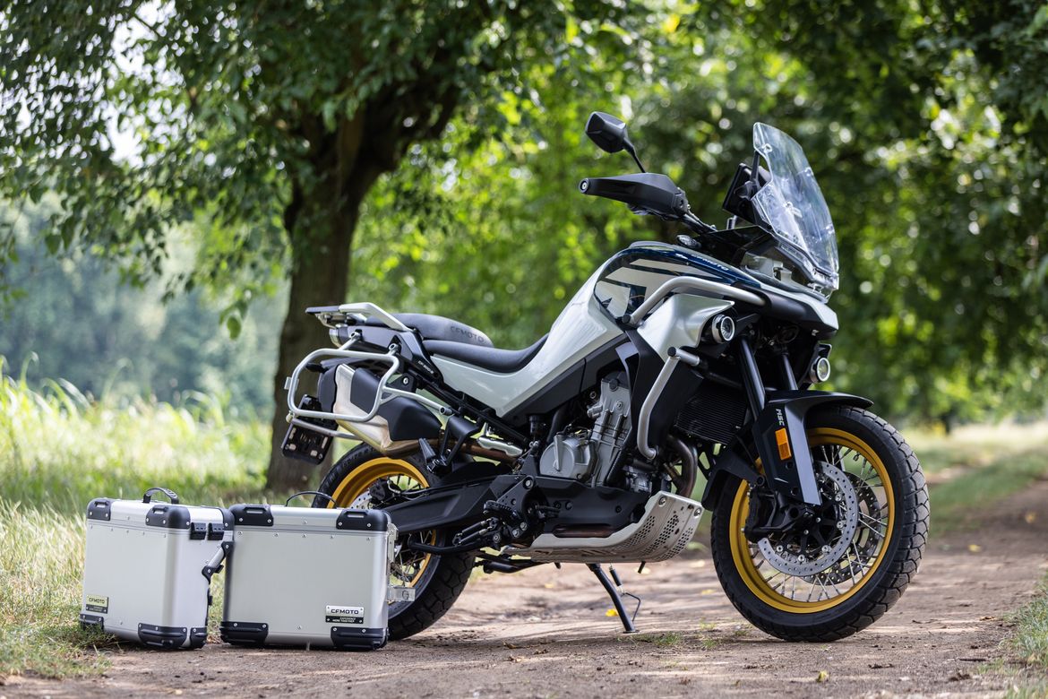 CFMoto 800MT 1