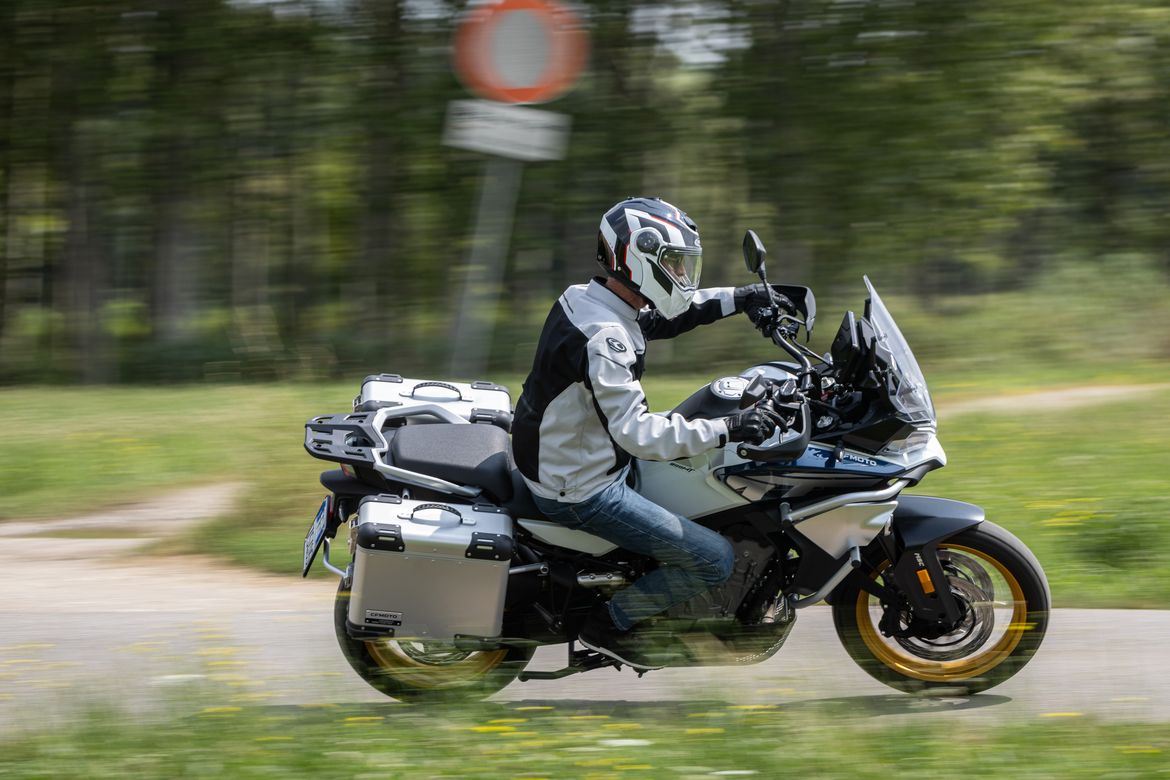 CFMoto 800MT 9