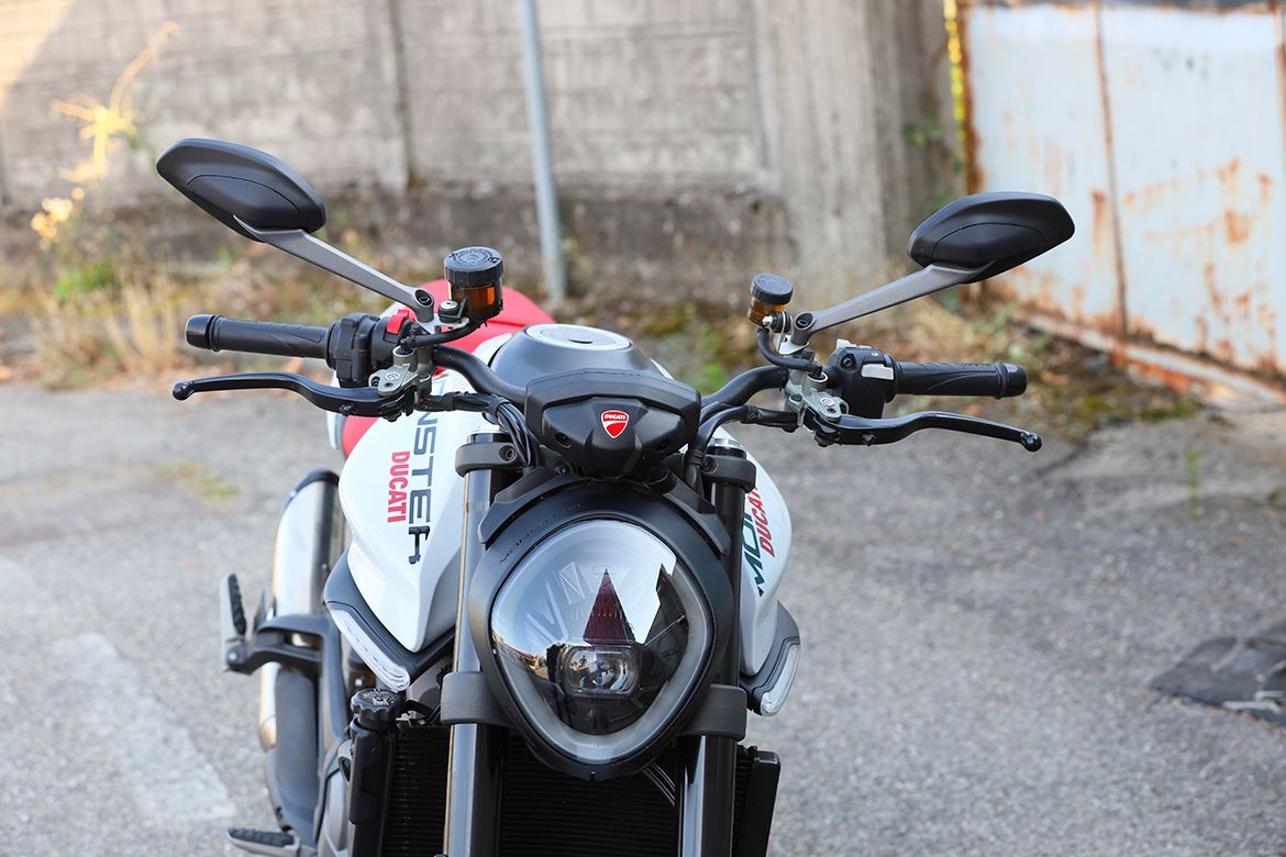 Ducati Monster 937 4