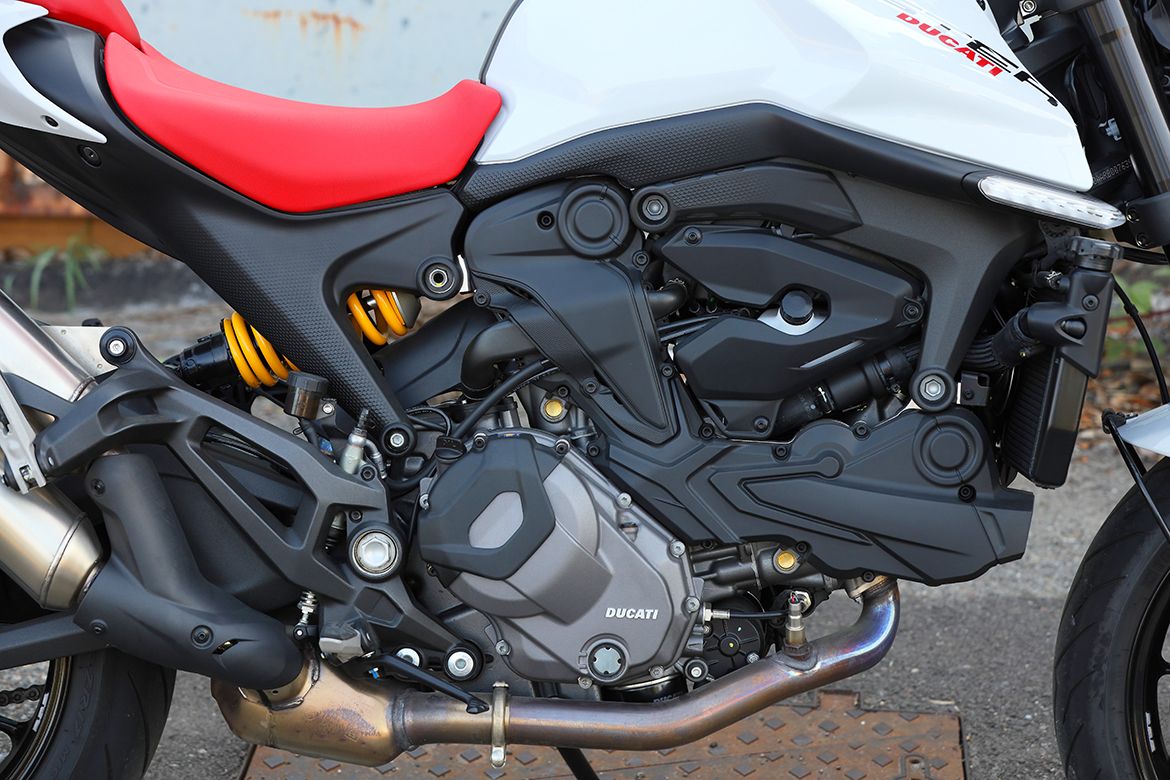 Ducati Monster 937 5