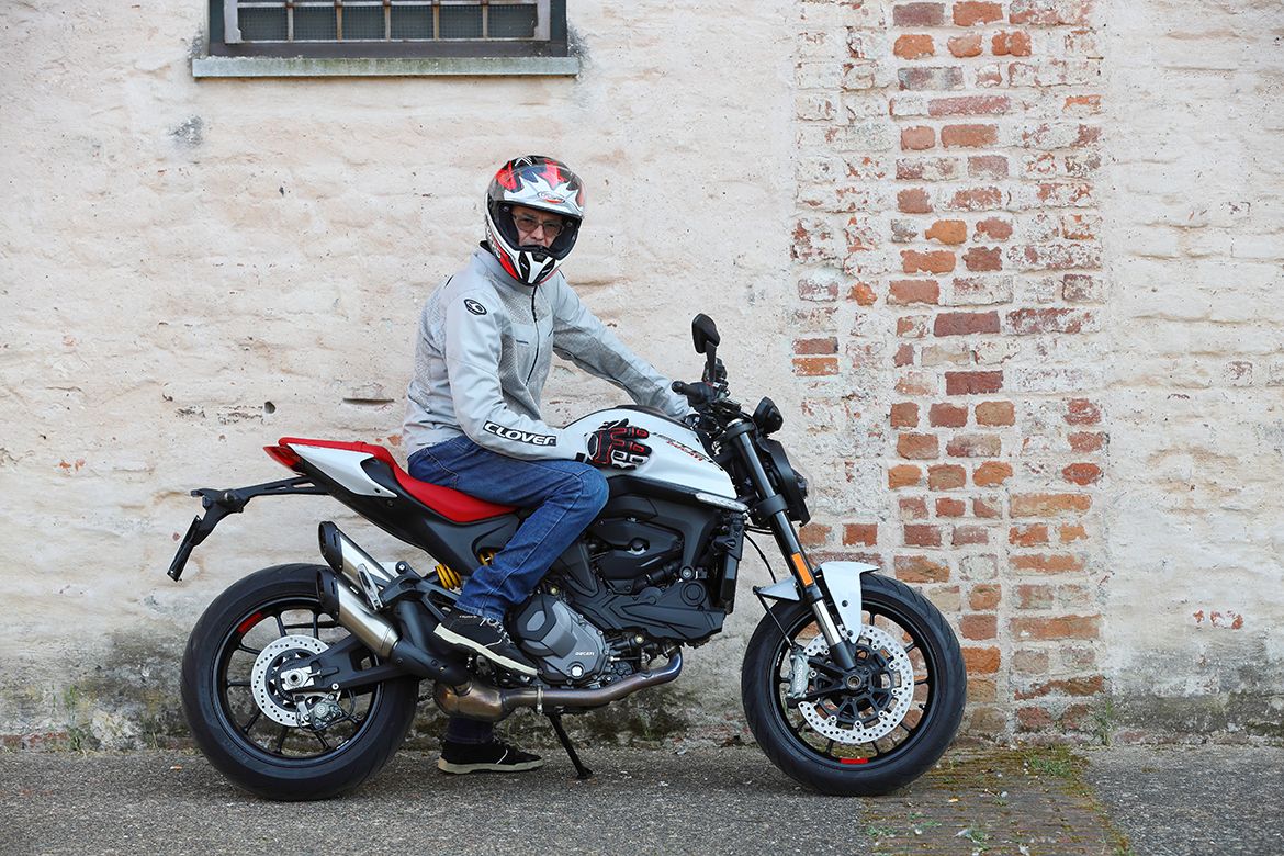 Ducati Monster 937 13