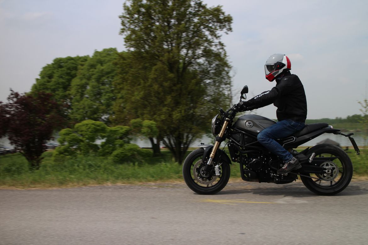 Benelli Leoncino 800 6