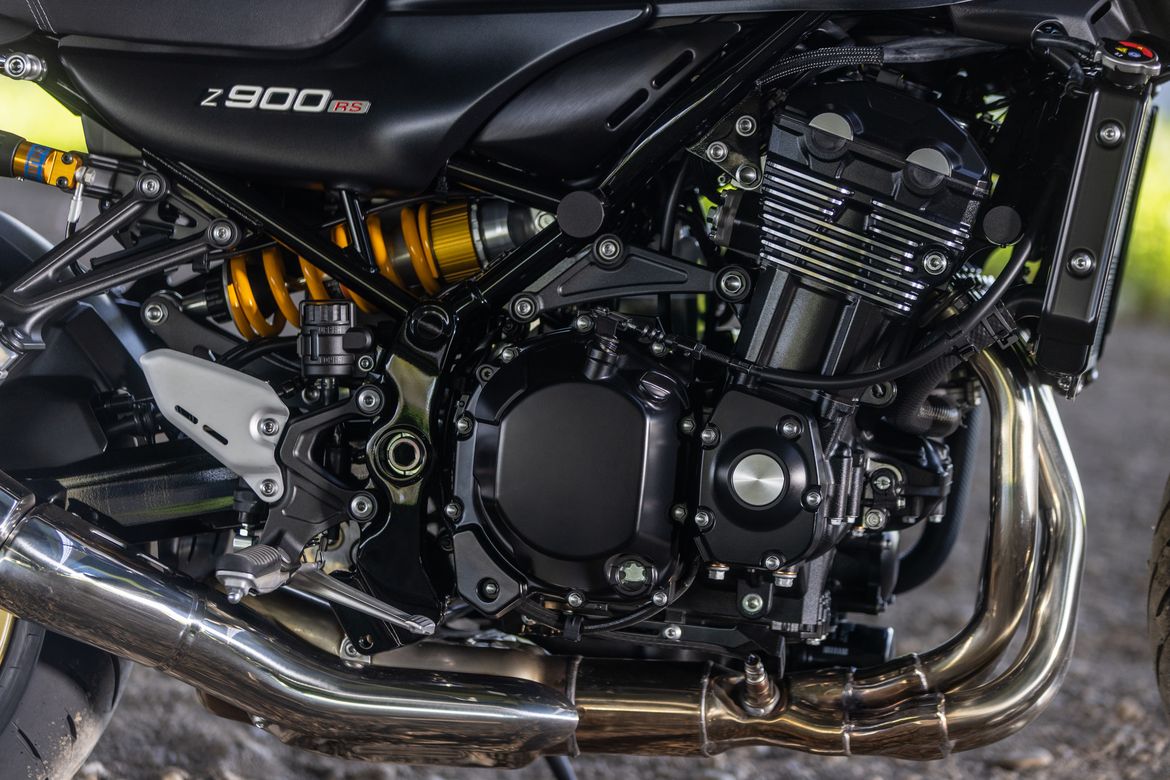 Kawasaki Z900RS 4