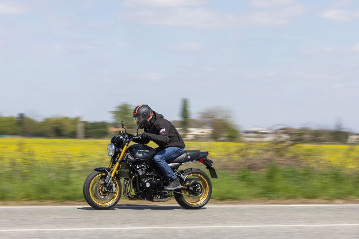 Kawasaki Z900RS 11