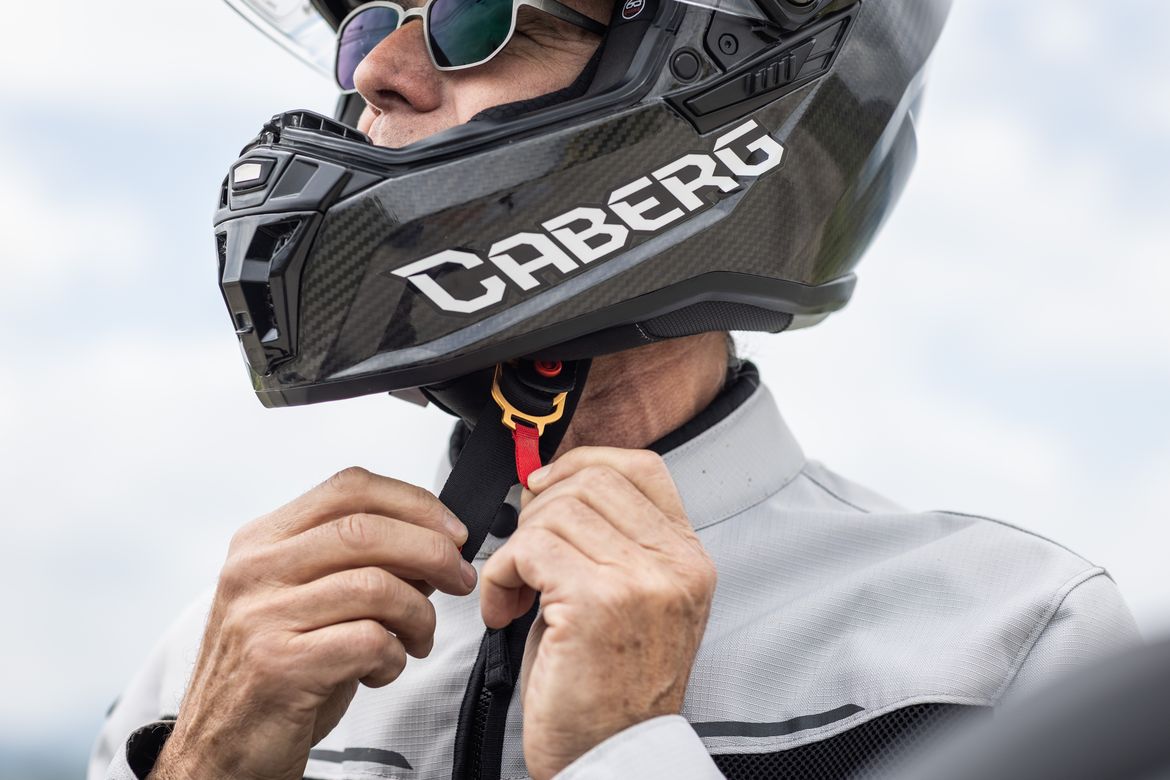 Caberg Tanami Carbon 9