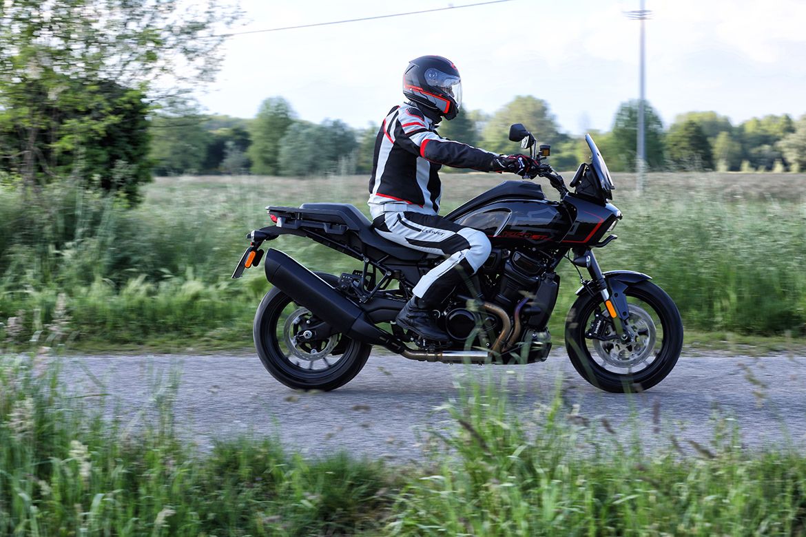 HD Pan America 1250 ST 10 HD Pan America 1250 ST 10