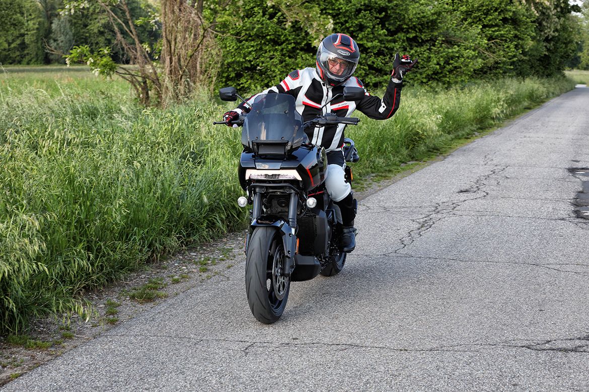HD Pan America 1250 ST 12 HD Pan America 1250 ST 12