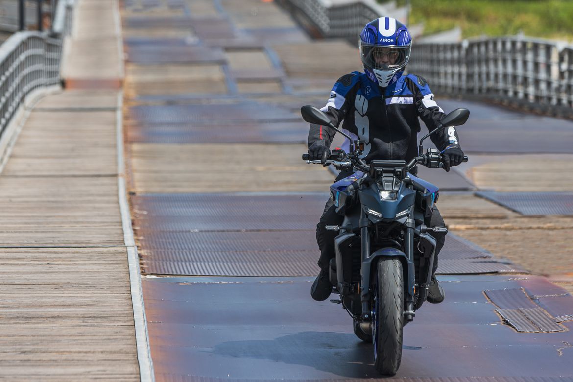 Yamaha MT-09 Y-AMT 11