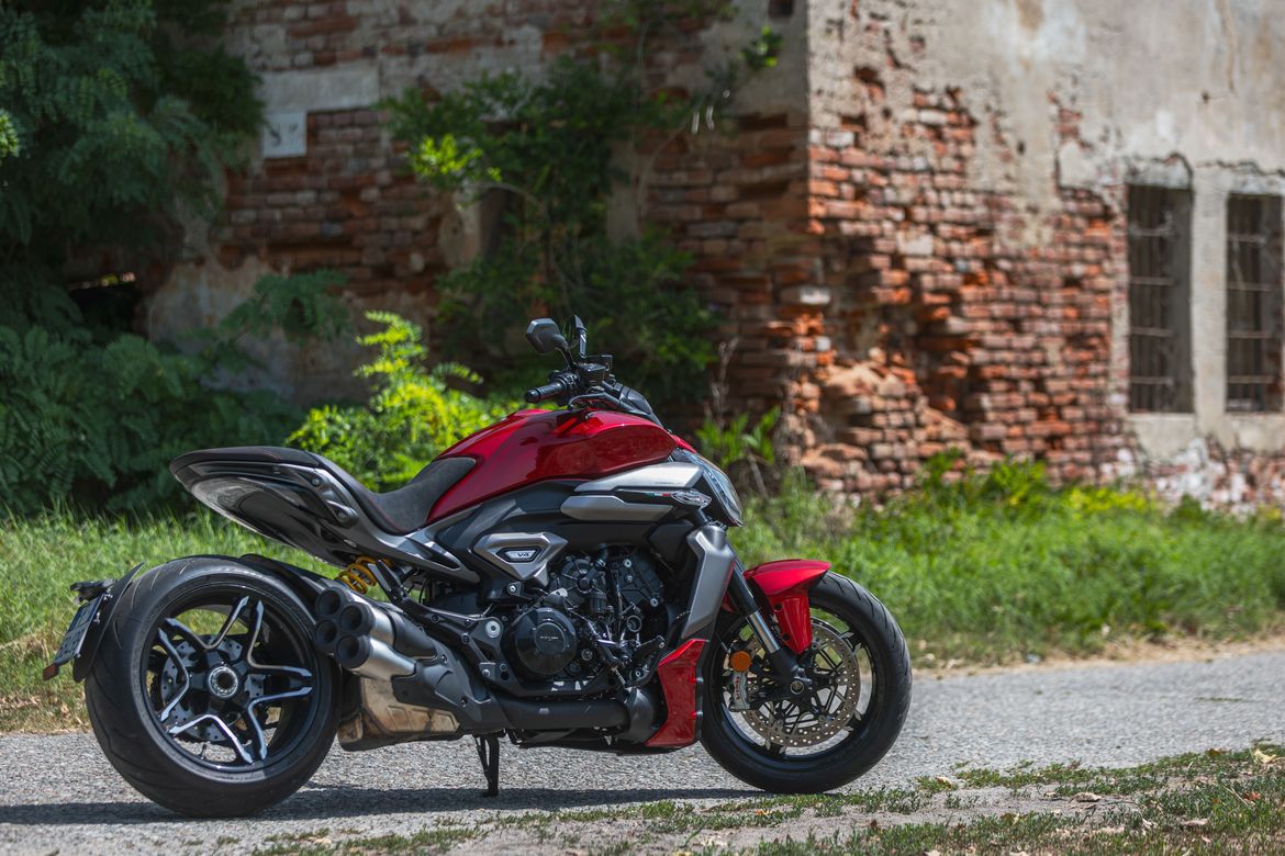 ducati xdiavel v4