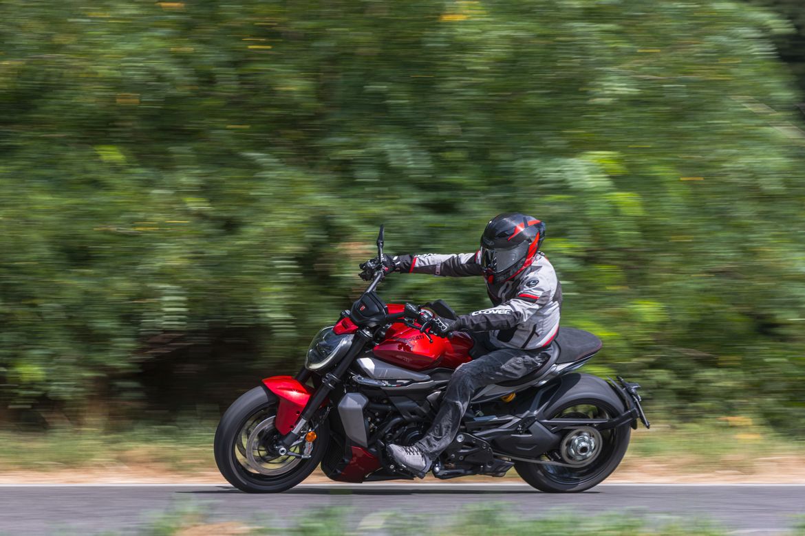 ducati xdiavel v4