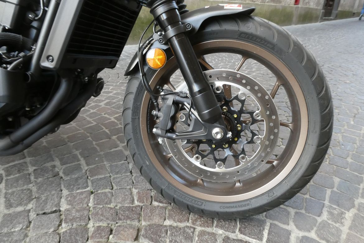 Honda CMX1100 Rebel plus 4