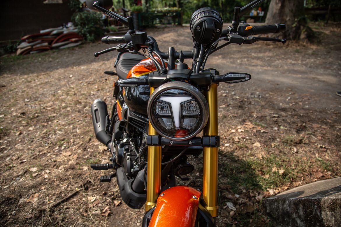 TVS Ronin 250 3