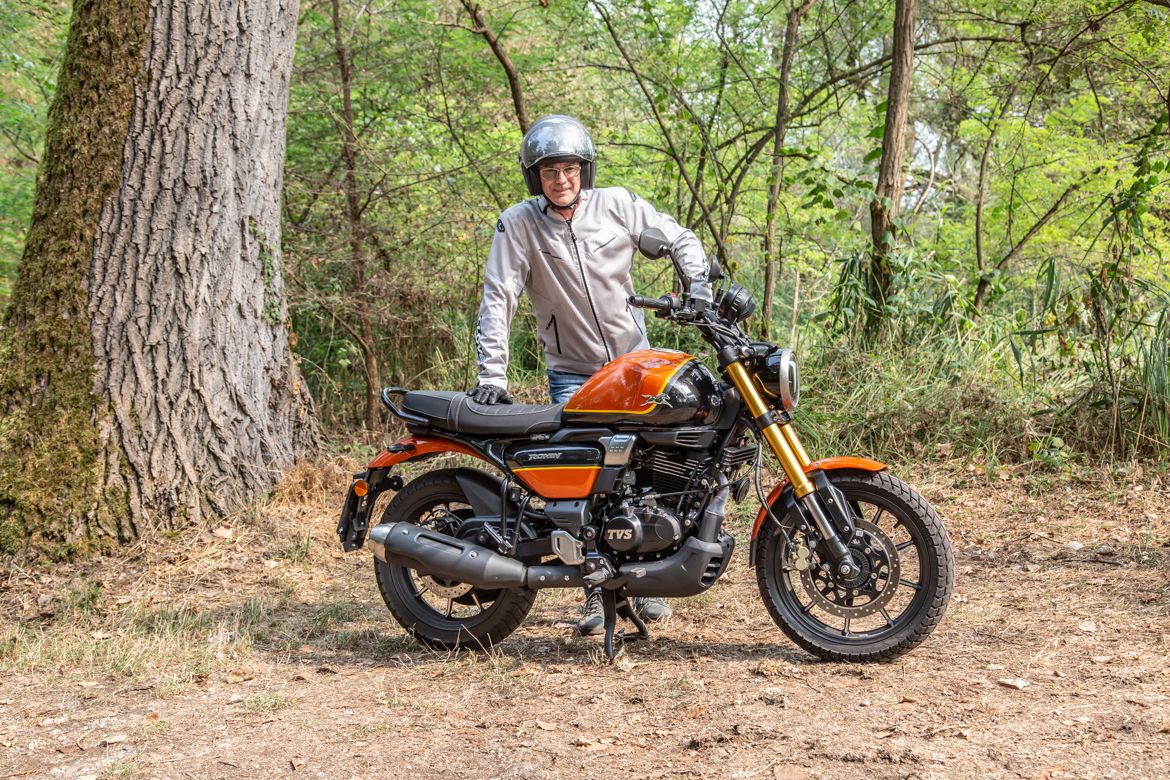 TVS Ronin 250 6