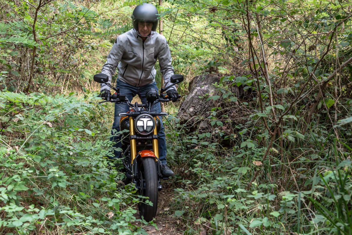 TVS Ronin 250 7