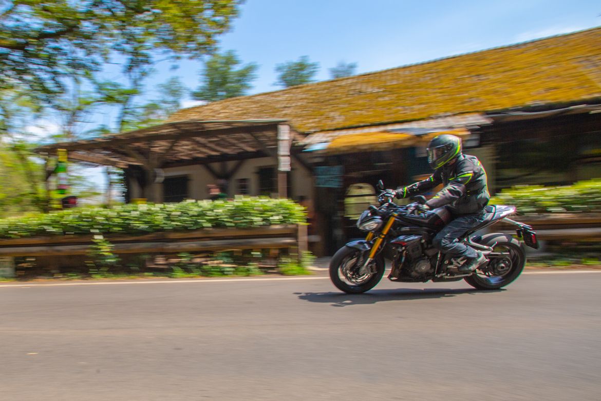 Speed Triple 1200 RS 16