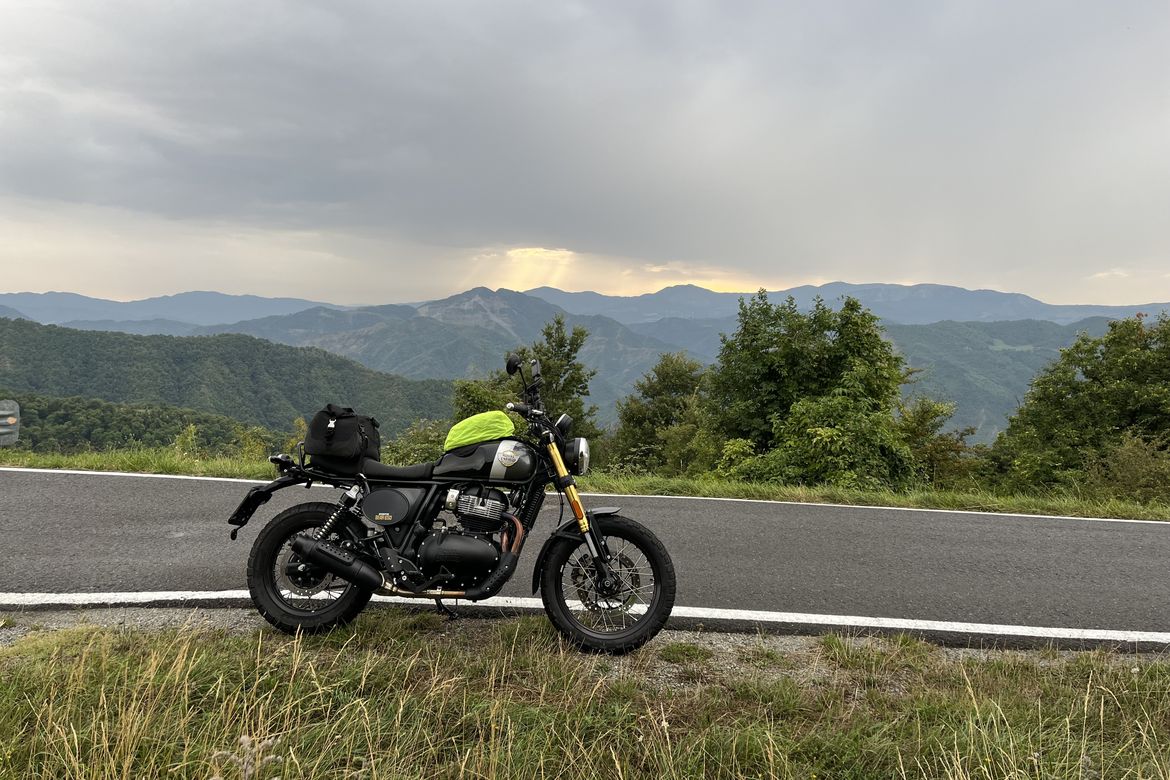 Royal Enfield Bear 650 12