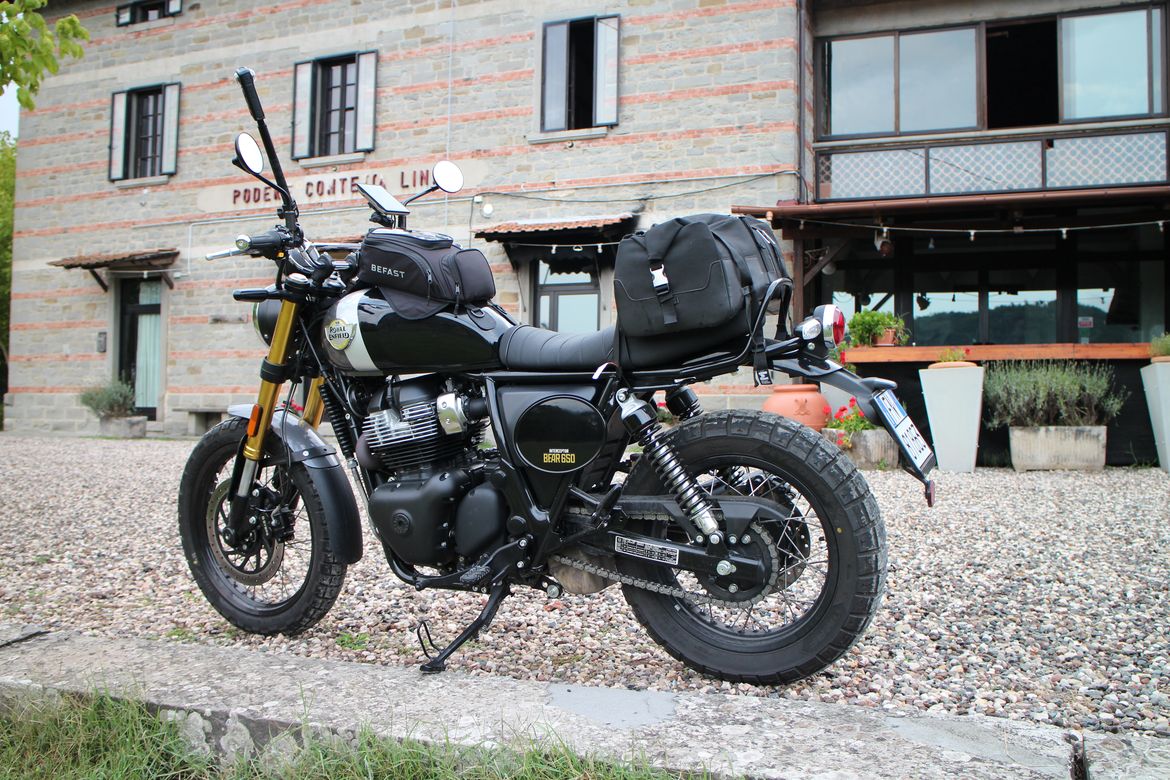 Royal Enfield Bear 650 11