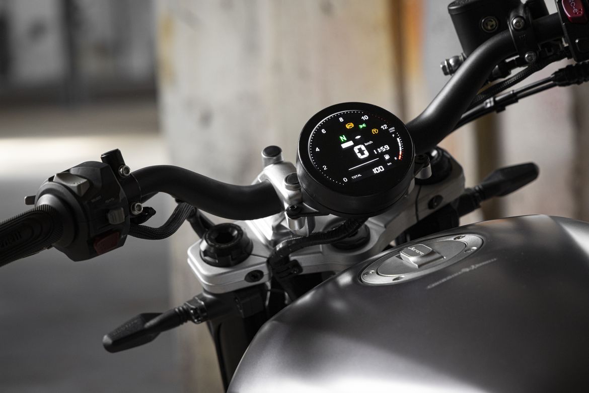 Benelli Leoncino Bobber 400 6