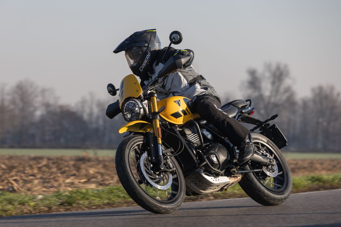 Triumph Scrambler 400XC 11