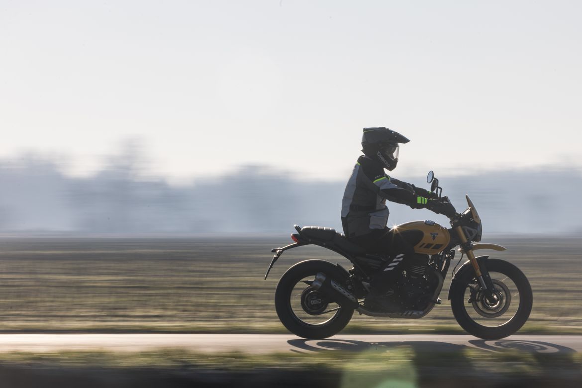Triumph Scrambler 400XC 15