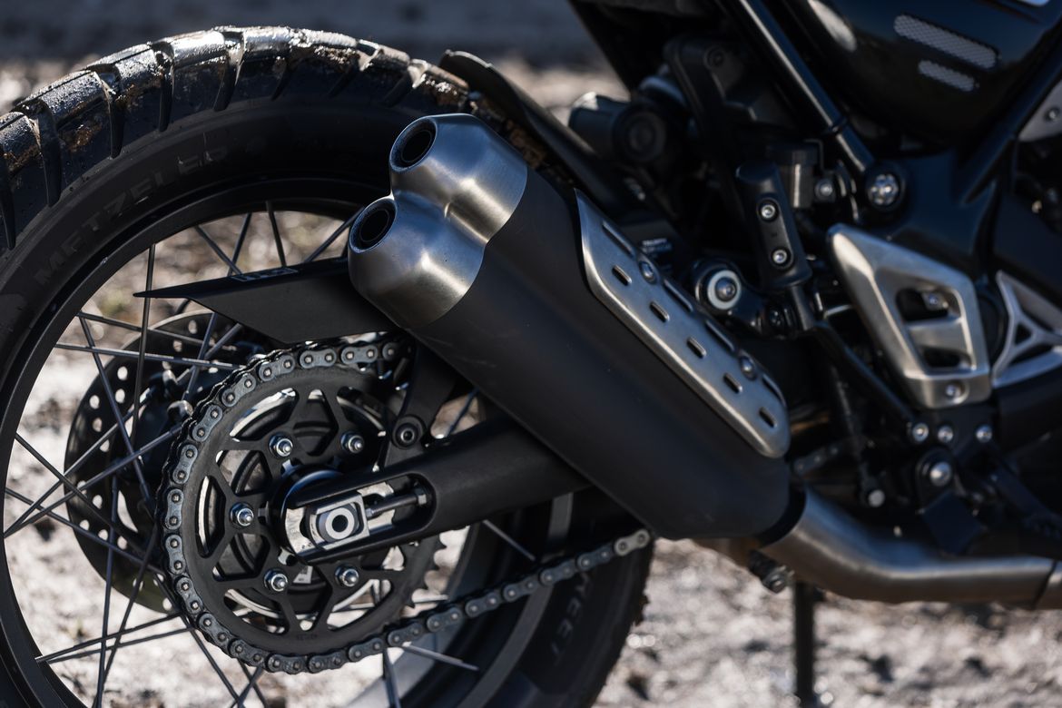 Triumph Scrambler 400 XC 5