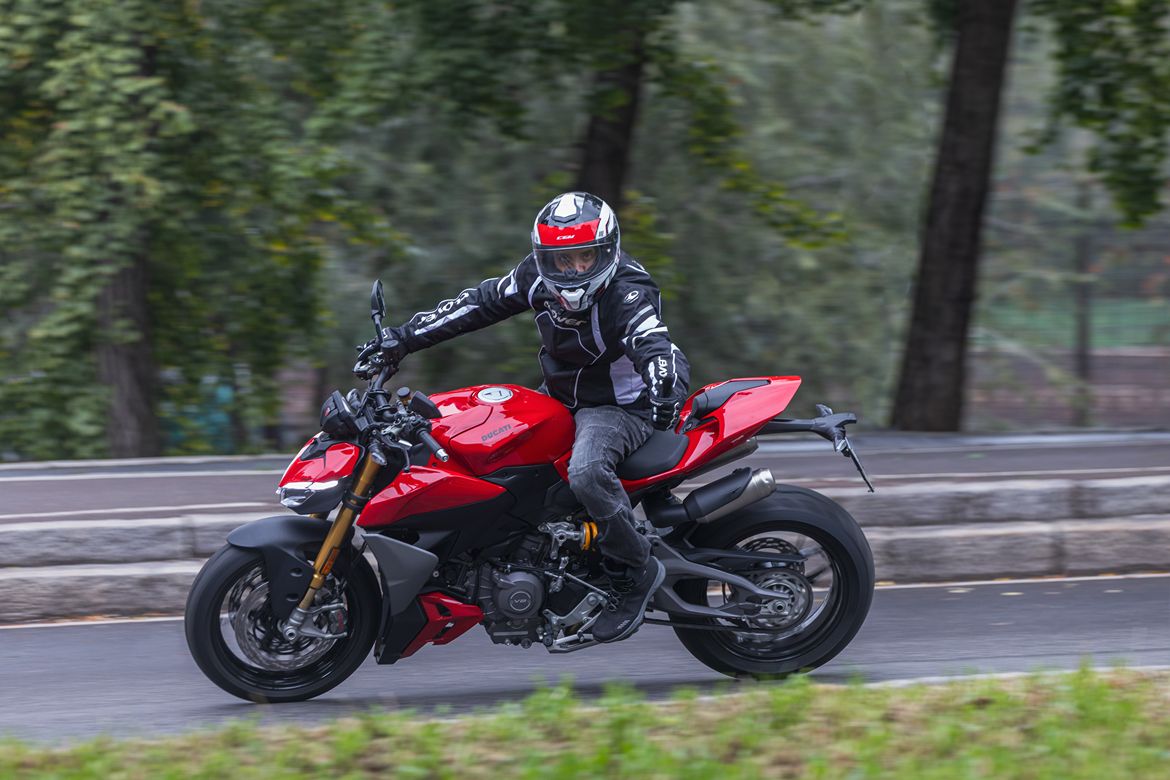 DUCATI STREETFIGHTER V2 S