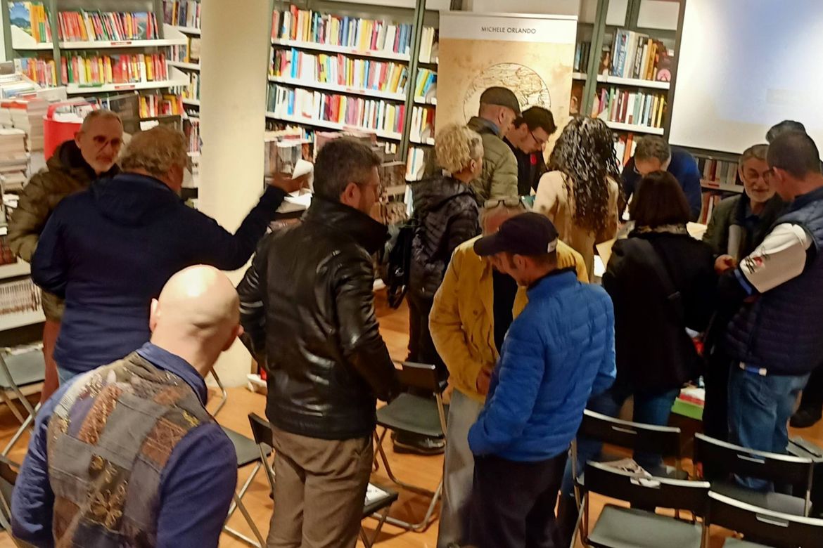 Mondadori bookstore crema