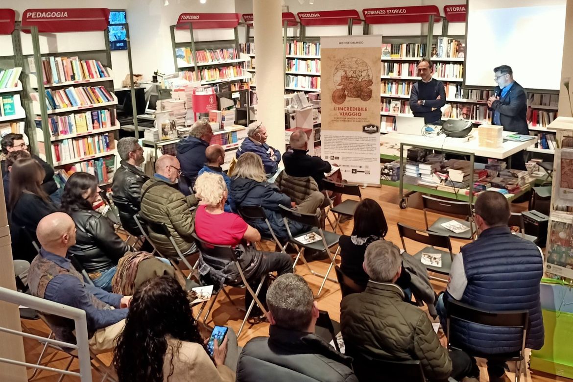 Mondadori Bookstore Crema