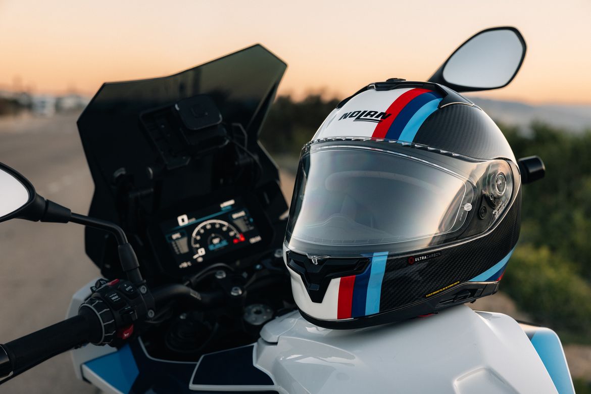 NOLAN X–904 ULTRA CARBON