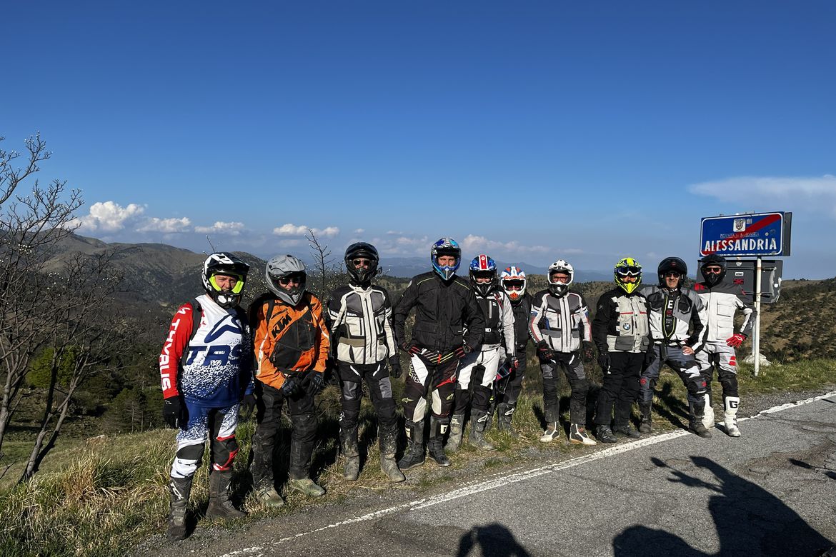 Moto club magenta 2