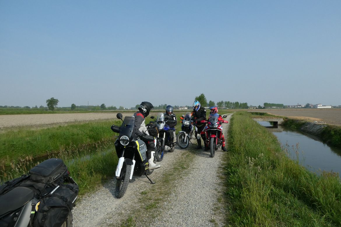 Moto club magenta 1