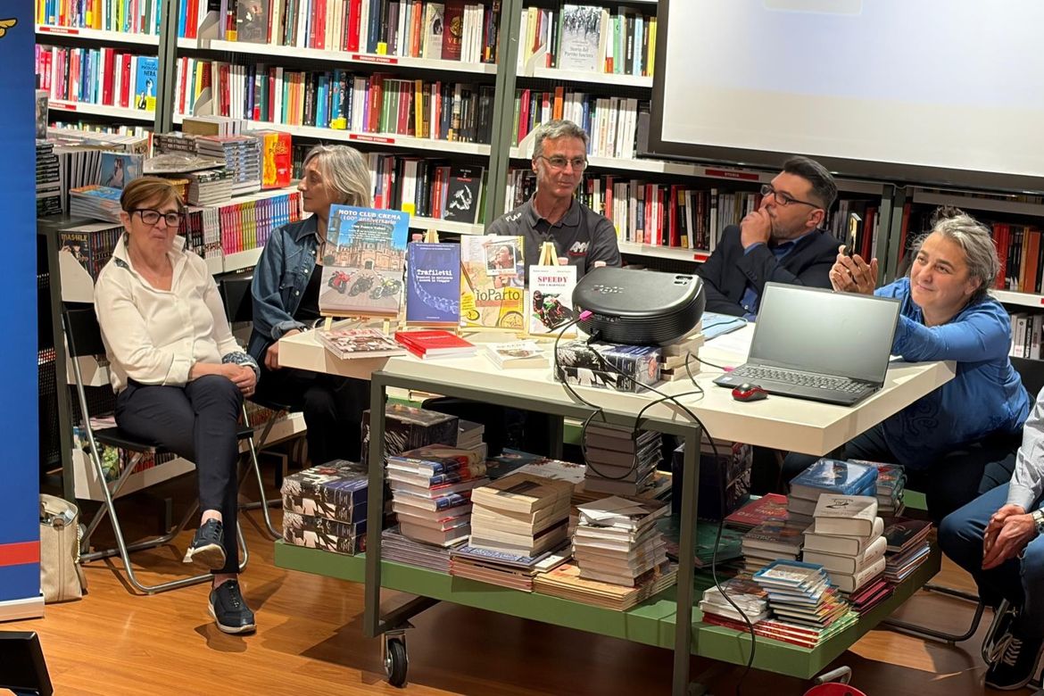 mondadori book store crema