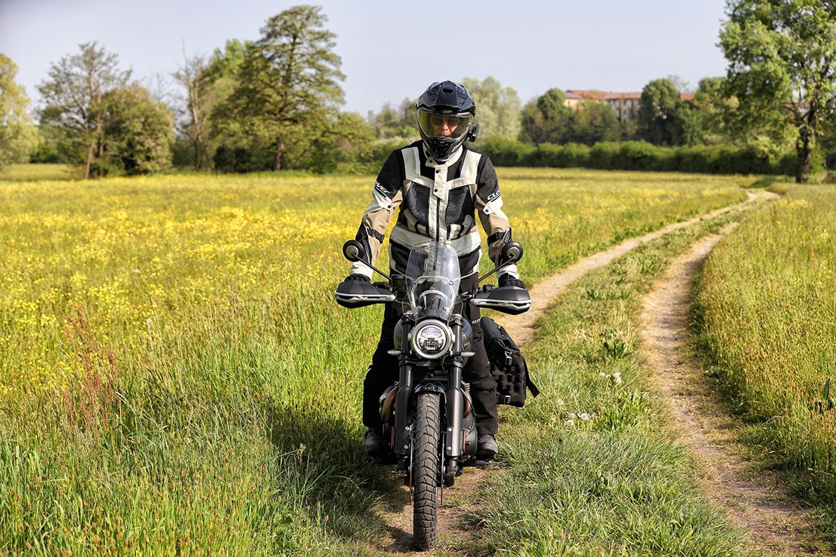 Triumph Scrambler 1200X 2
