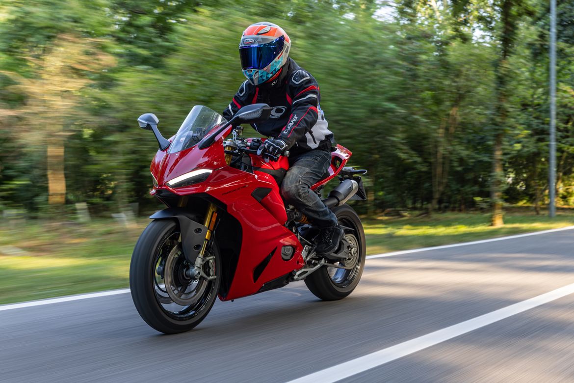 Ducati Panigale V2S 4