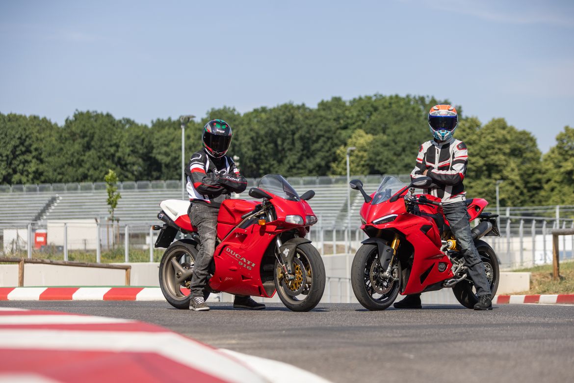 Ducati Panigale V2S 1