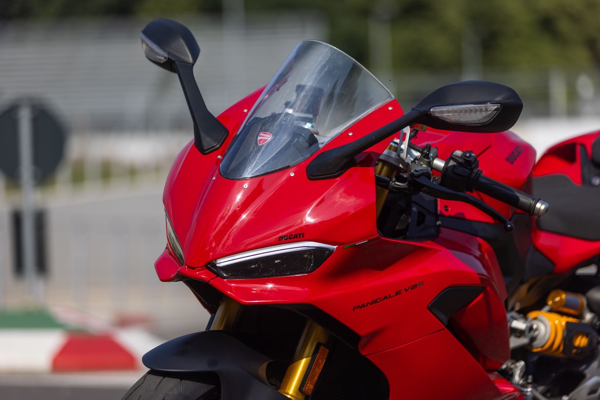 Ducati Panigale V2S 12