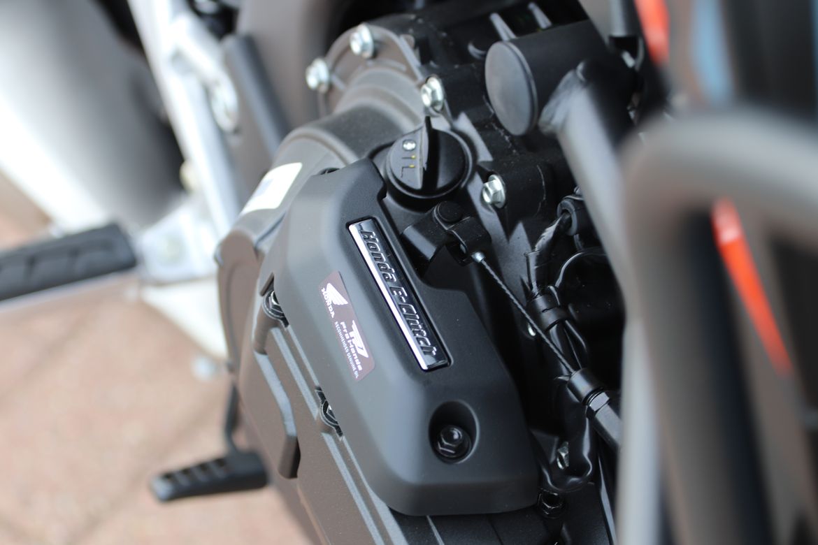 Honda NX500 E-Clutch 8