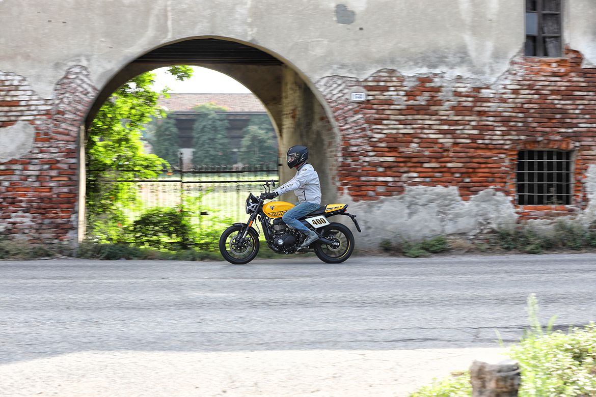 Triumph Tracker 400 6