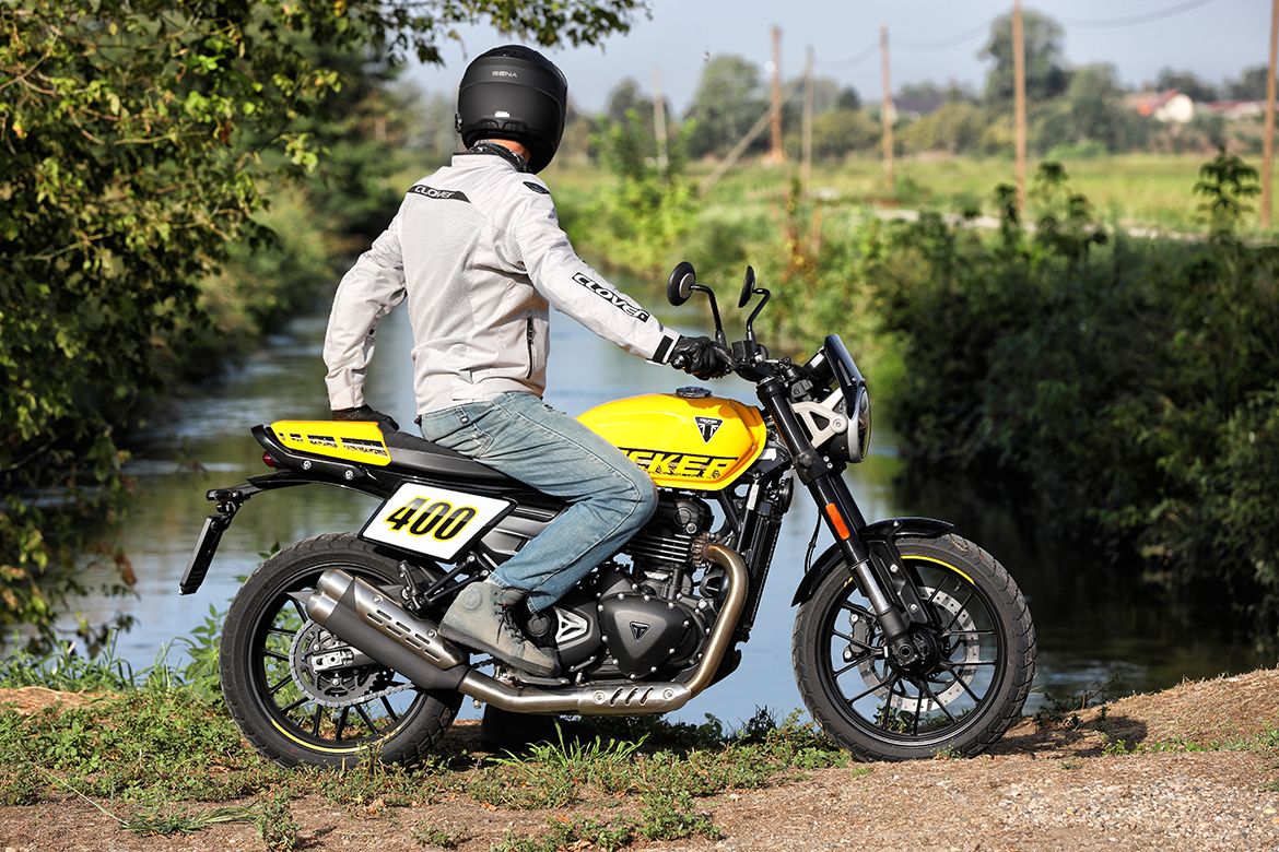 Triumph Tracker 400 13