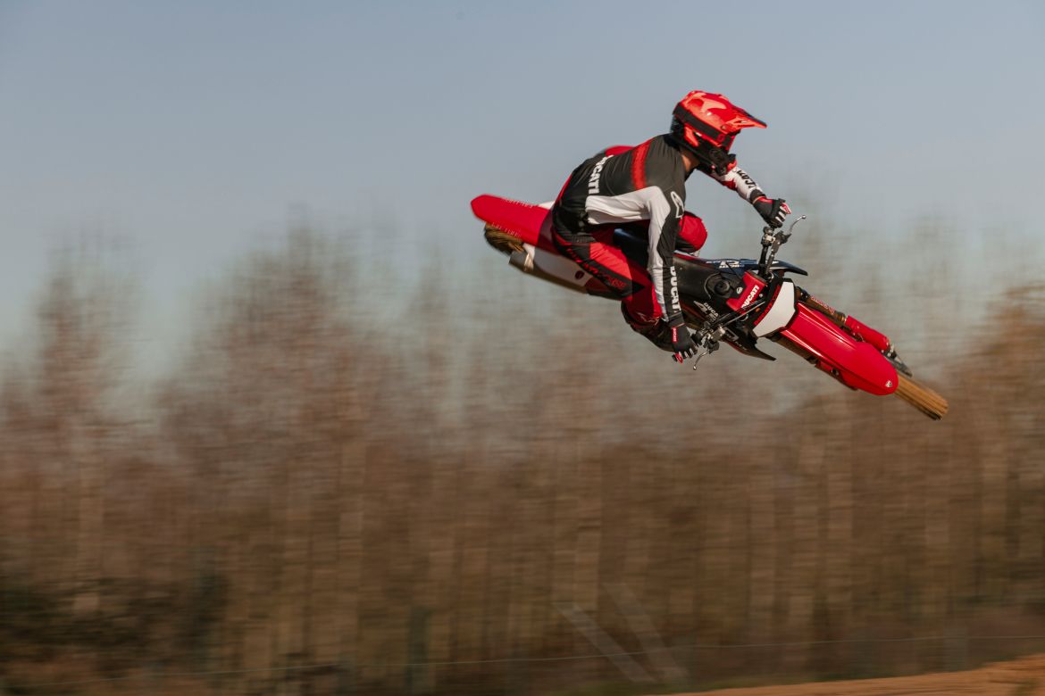 Ducati Desmo450 MX Factory 2