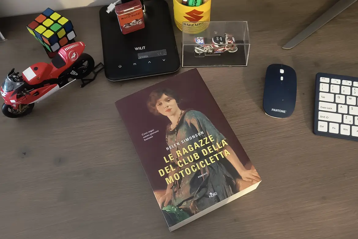 Libro club motocicletta