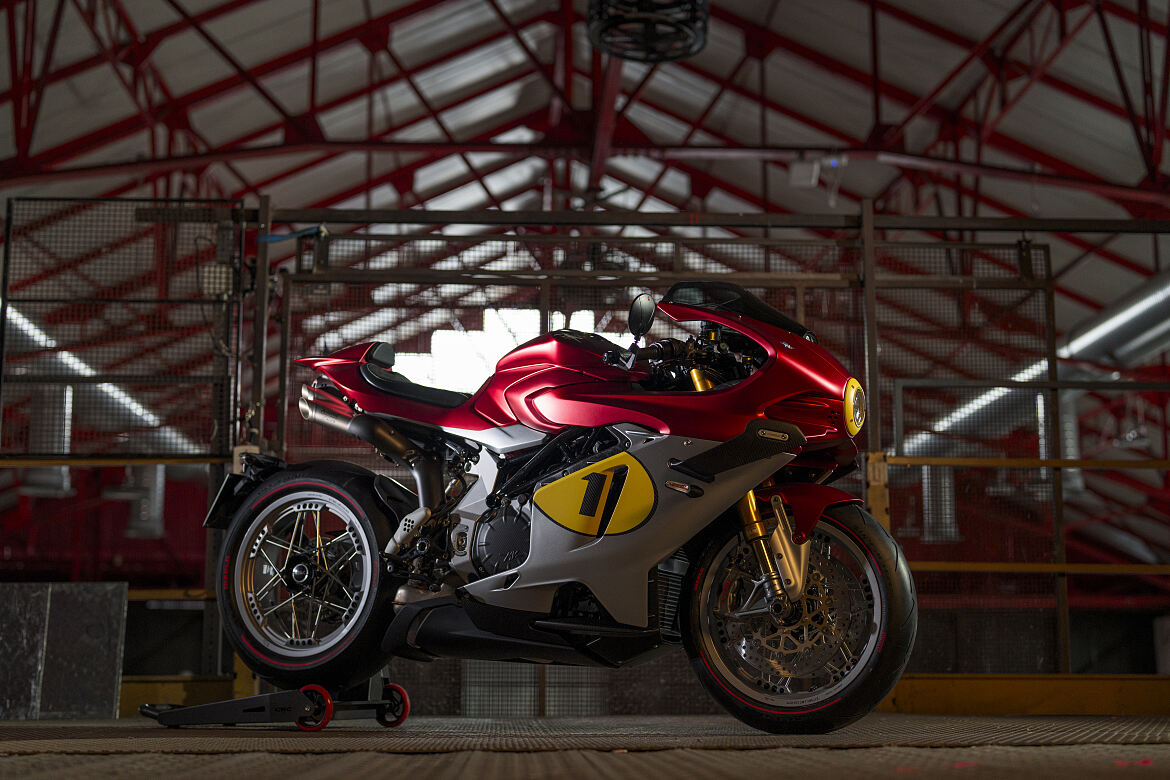 MV Agsuta Superveloce 1000 AGO