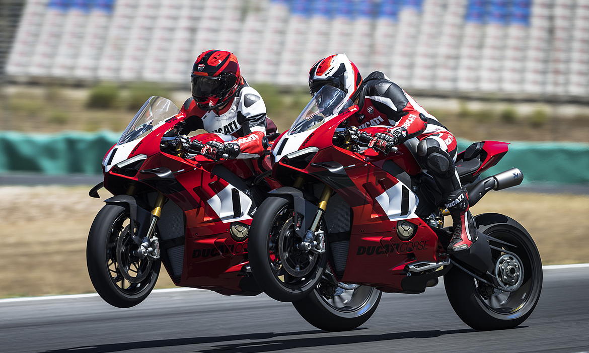 ducati panigale v4r laterale