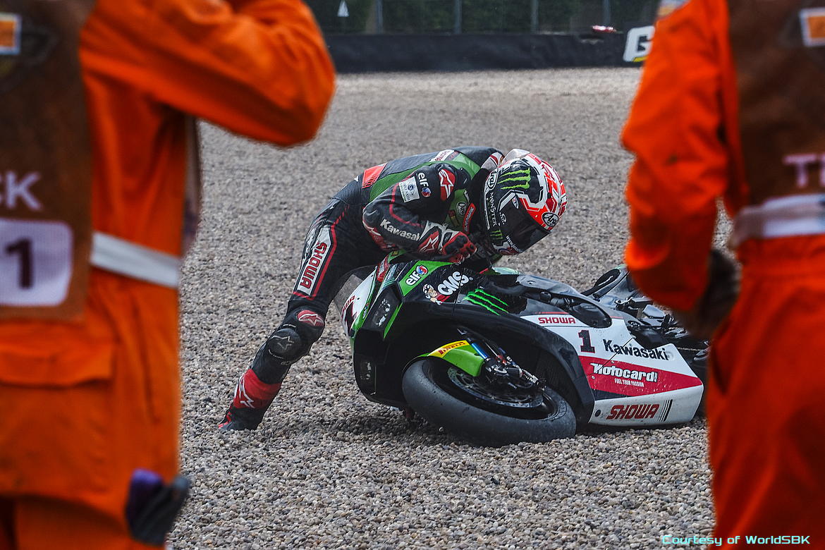 Caduta di Jonathan Rea